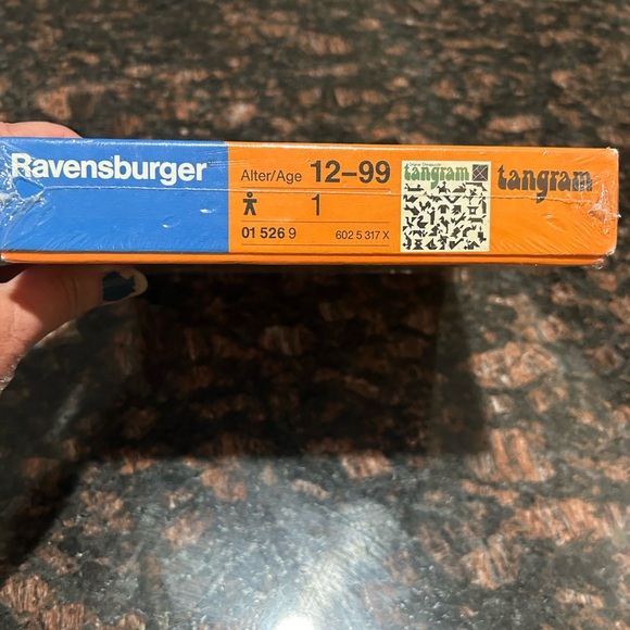 NIP Sealed. Ravensburger Tanagrams. 7 pieces create over 200 puzzles/designs. - Picture 3 of 3